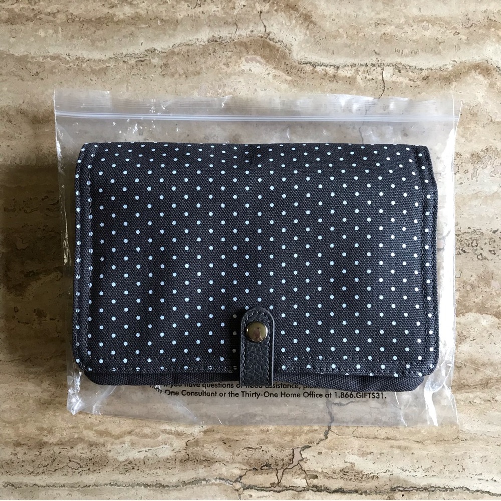 Thirty One Double Up Crossbody-City Charcoal Swiss Dot